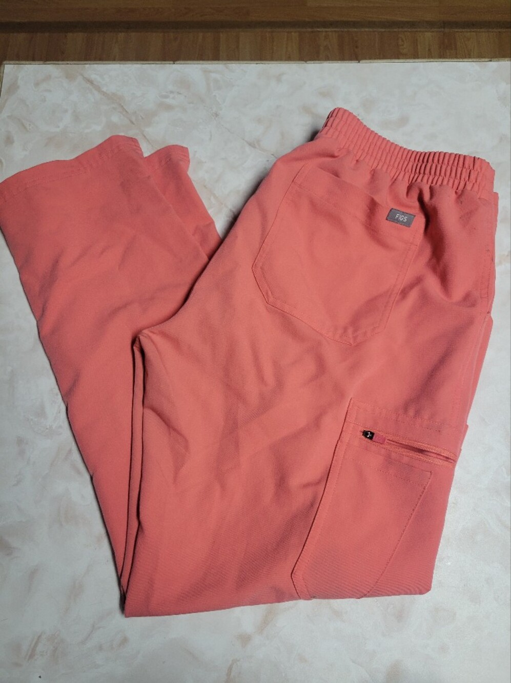 FIGS Yola Scrub Pants Women’s Medium Hot Coral Limited Edition Technical Collect